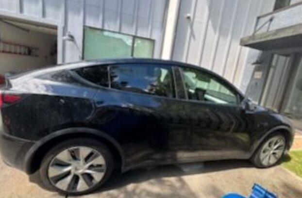 tesla model y 2021 5YJYGDEE3MF075888 image tesla model y 2021 5YJYGDEE3MF075888 image